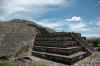 PiramideLuna2.jpg (298102 byte)