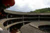 Tulou5.jpg (409369 byte)