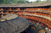 Tulou9.jpg (204686 byte)