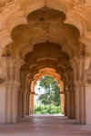 Hampi8.jpg (122744 byte)