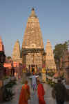 Mahabodhi4.jpg (457771 byte)