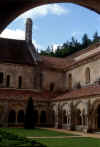 Chiostro3.jpg (140872 byte)